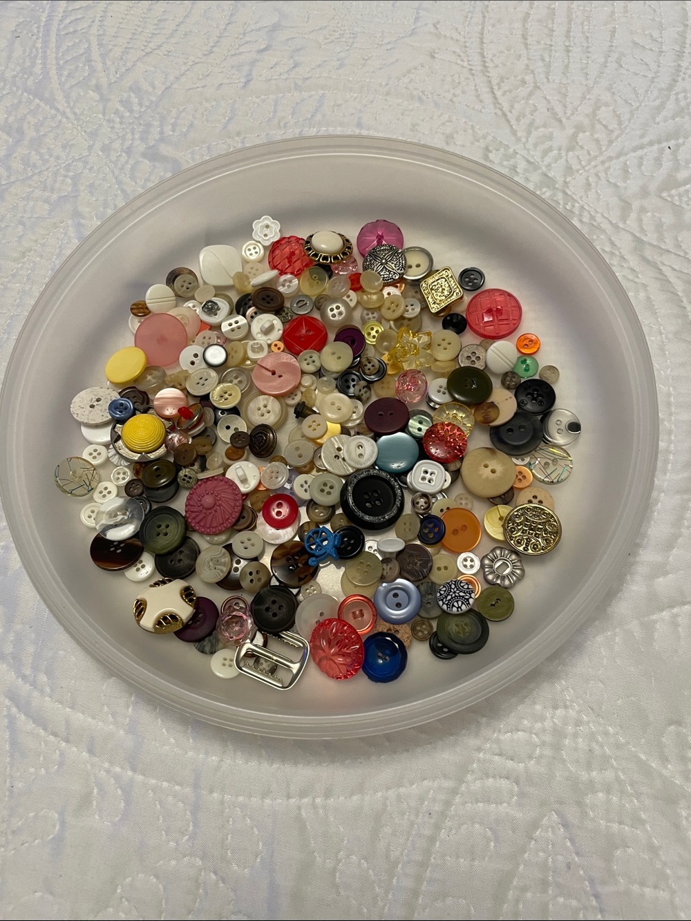 Lot of 300 BUTTONS Different Shapes Sizes & Colors Some Vintage Sewing Crafting